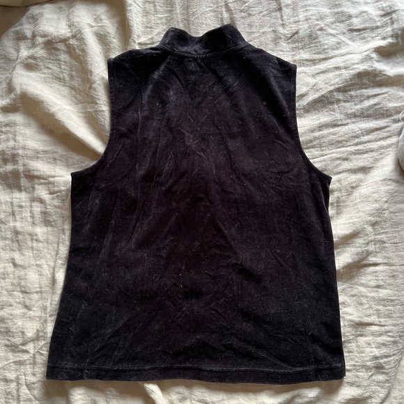 Vest - Picture 2 of 3